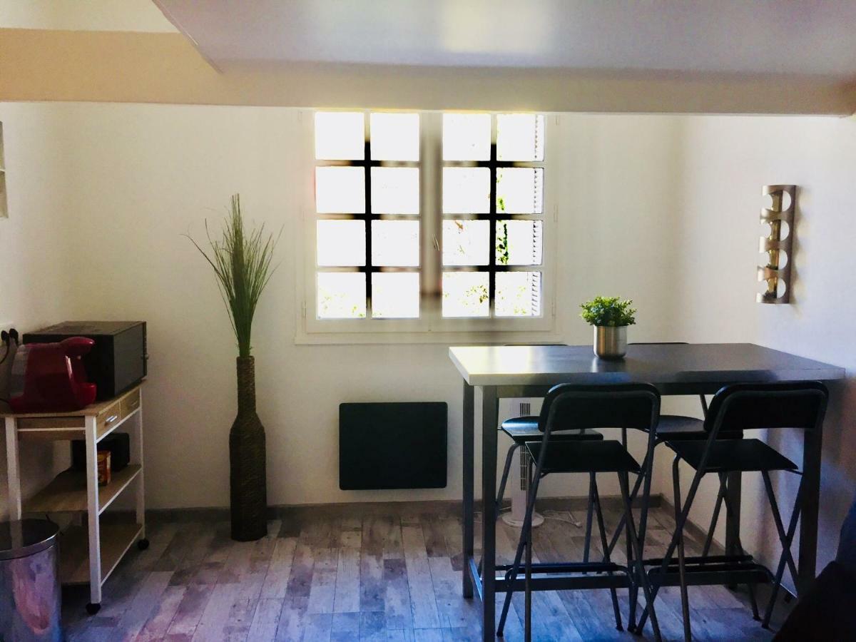Appartamento Studio 4 personnes avec piscine, tennis Hyères Esterno foto